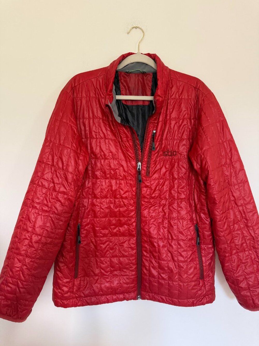 STIO Azura Insulated Zip Quilted Jacket Outdoor Performance Gorpcore Red -Medium
